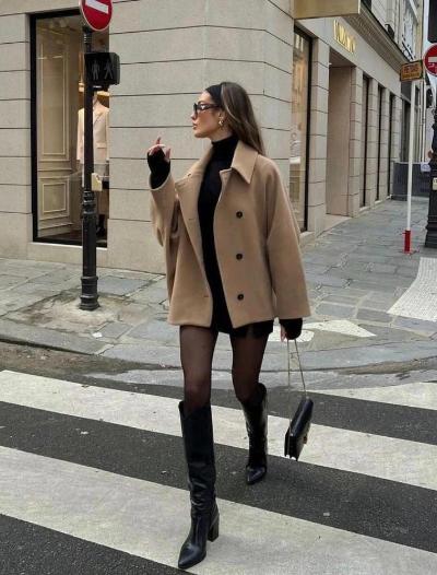 Livia - Chic Lange Jas met Knopen