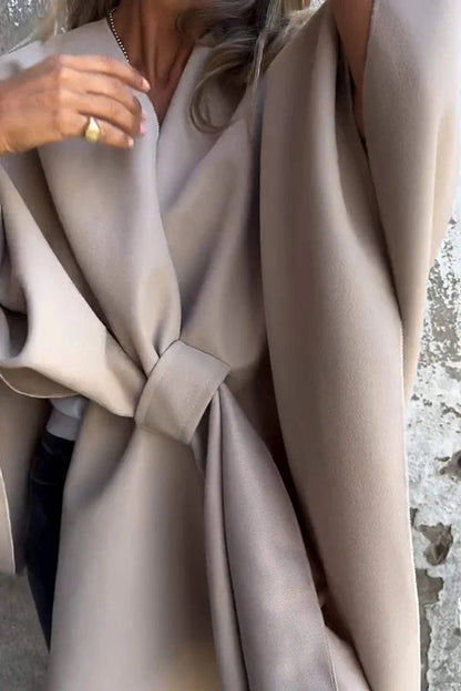 Elegante Losvallende Cape Jas met V-Hals