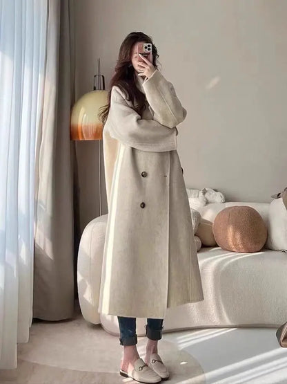 Lena - Chic Winter Mantel