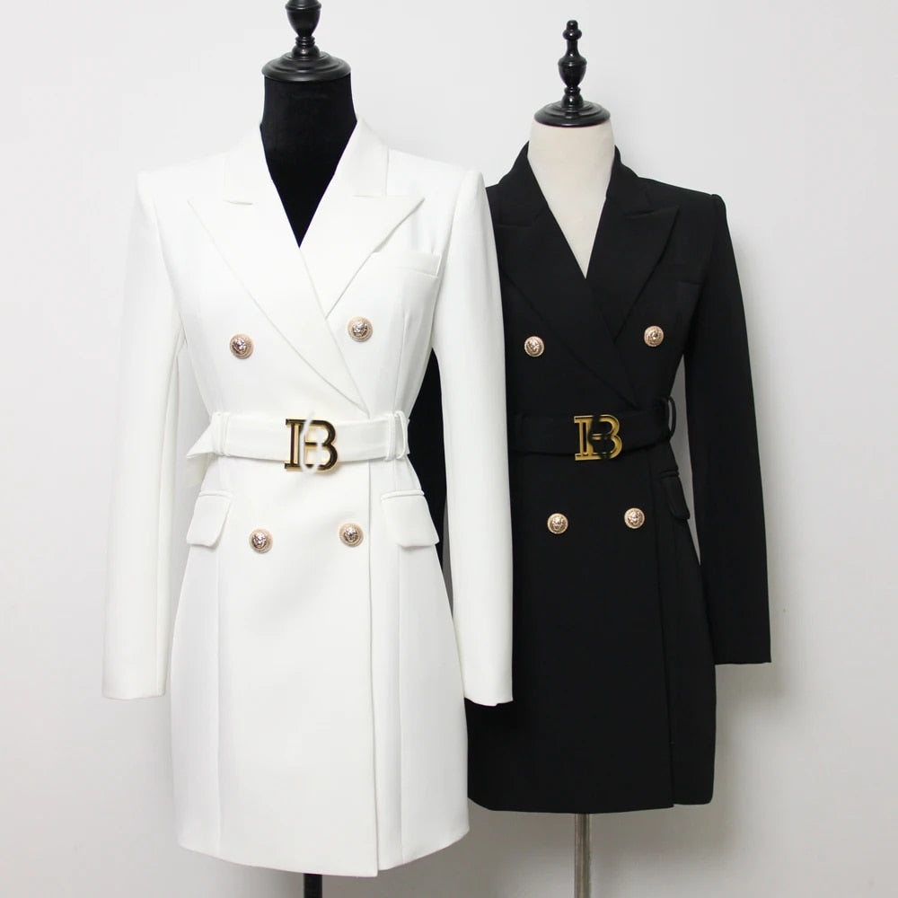 Elegante Blazerjurk met Luxe Knopen en Taille Riempje