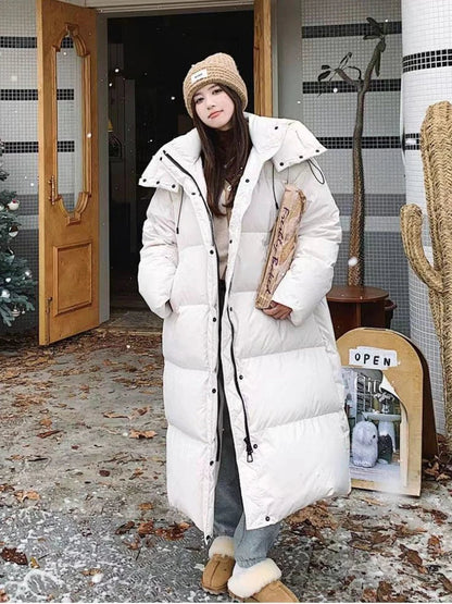 Livia - Elegant Lang Donsjack met Capuchon
